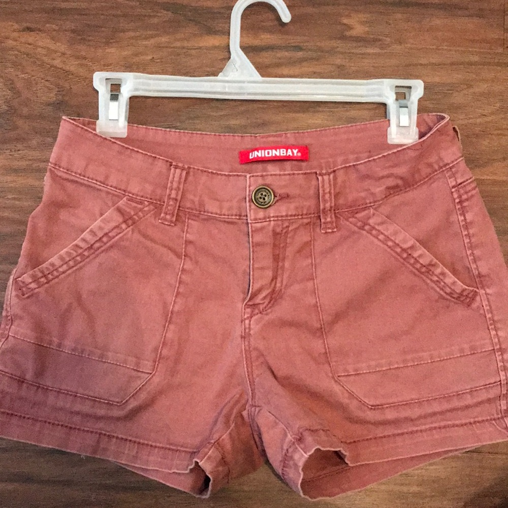 pink shorts